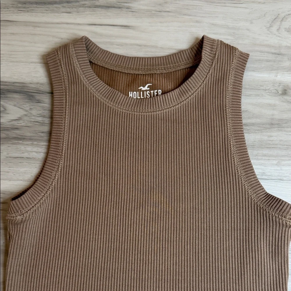 Hollister Ribbed Tank Top in Tan size XXS